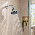 YW264: regadera ambientada en baño realista con agua natural
