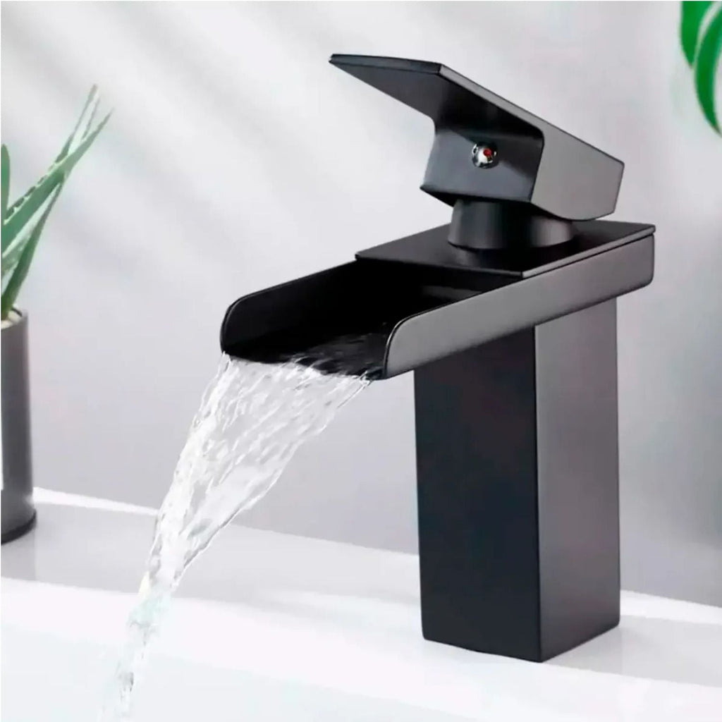 Grifería Monocontrol Lavamanos Cascada Negro Mate 20 cm
