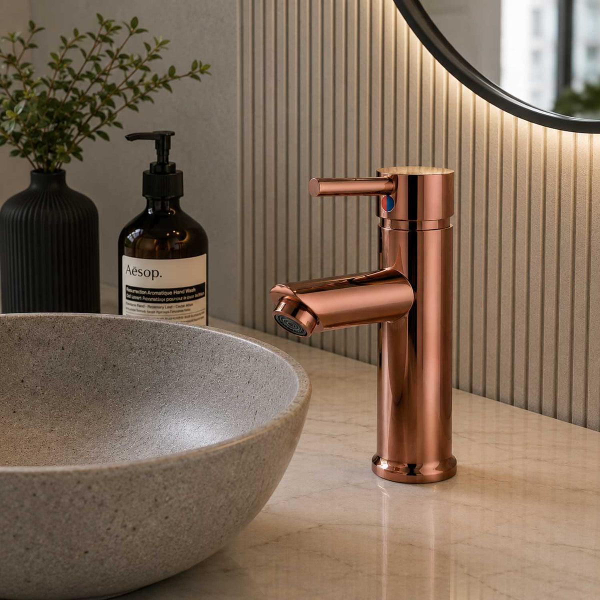 Grifería Lavamanos Bajo Monocontrol Oro Rosa 15 cm Alta con Alcance de 8 cm