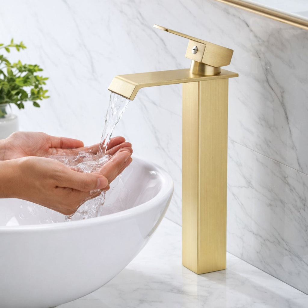 Kit Grifería Cascada Oro 28 cm Y Desagüe Push Oro 7,8 cm