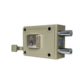 Cerradura De Sobreponer Doble Pasador Derecha 70 mm sobre fondo blanco