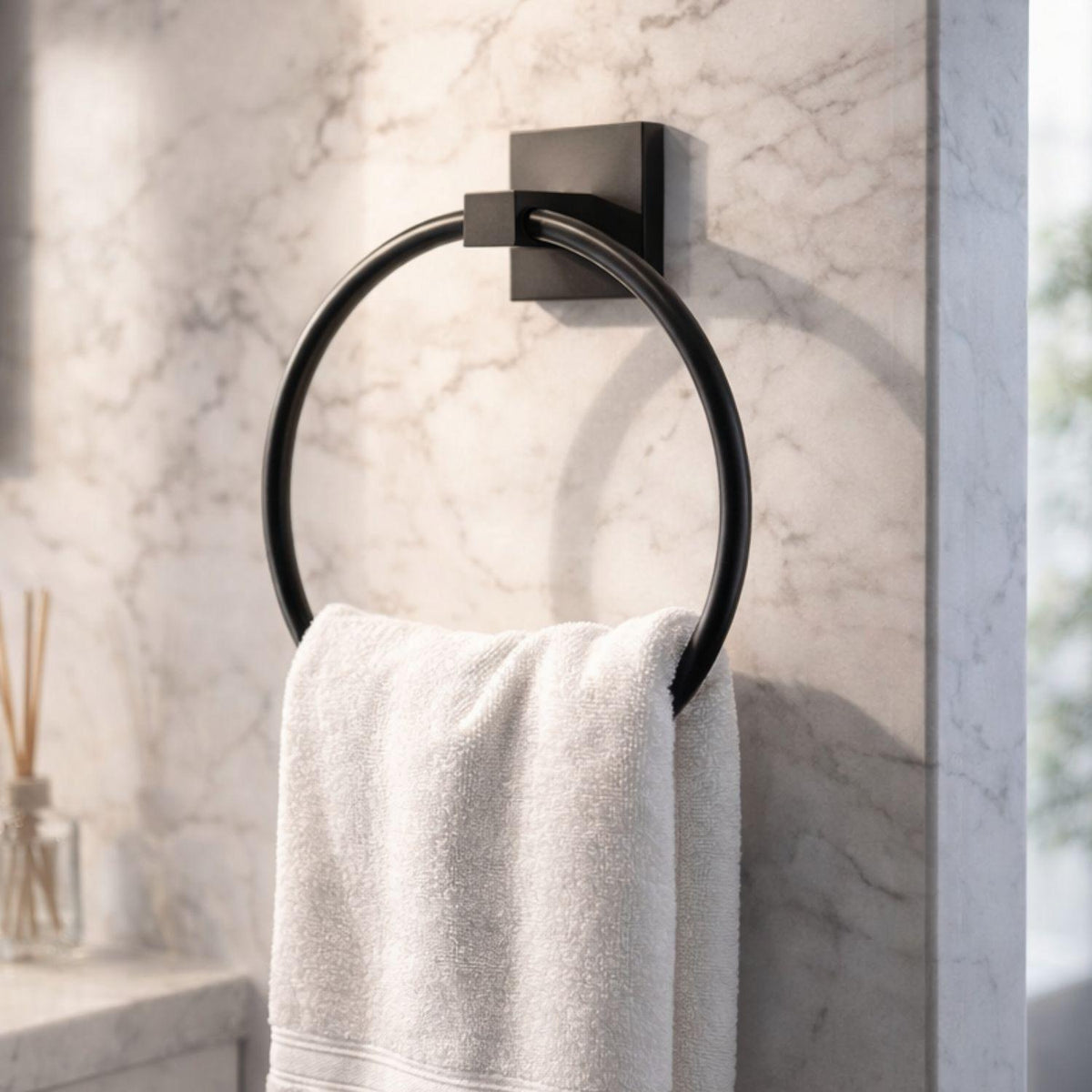Toallero Redondo Negro Para Baño Metálico De Pared