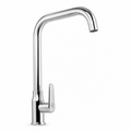 Llave cromada para lavaplatos con cuello angular y palanca lateral sobre fondo blanco
